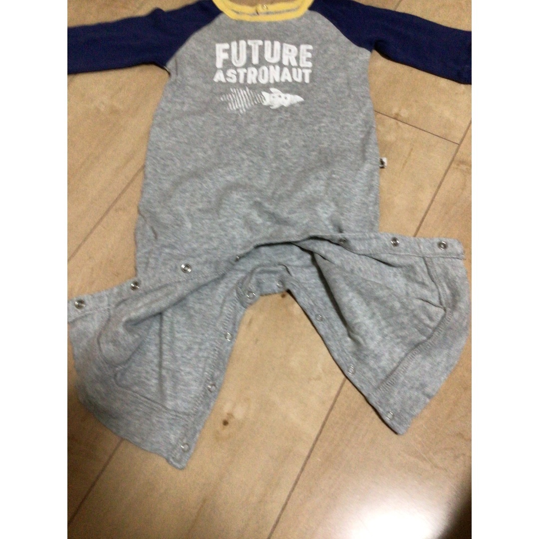 babyGAP(ベビーギャップ)のbabyGAP 長袖ロンパース くまロケット 2枚 キッズ/ベビー/マタニティのベビー服(~85cm)(ロンパース)の商品写真