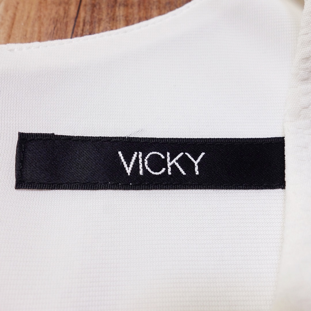 VICKY(ビッキー)のサイズ：2（M） ノースリーブチュニック ビッキー レディース 白 LM32 レディースのトップス(チュニック)の商品写真