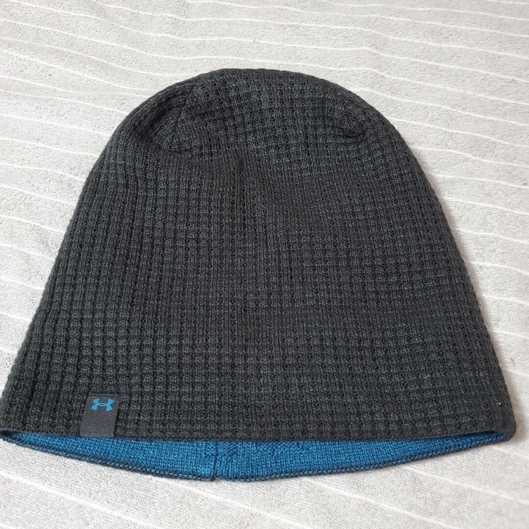 UNDER ARMOUR(アンダーアーマー)のアンダーアーマー ビーニー リバーシブル ニット帽 メンズの帽子(ニット帽/ビーニー)の商品写真