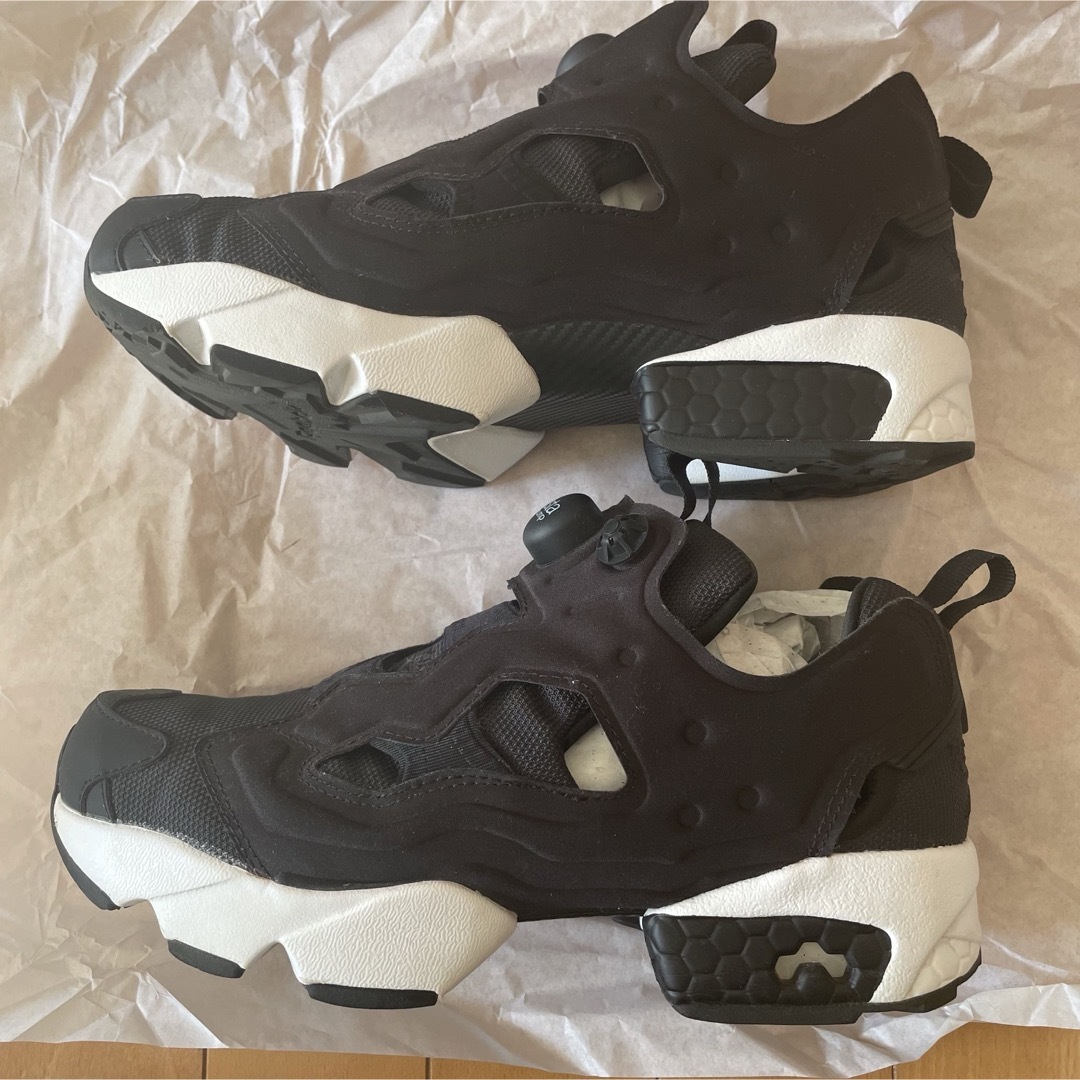 Reebok(リーボック)のリーボック REEBOK INSTA PUMP FURY ブラック 25.0cm レディースの靴/シューズ(スニーカー)の商品写真