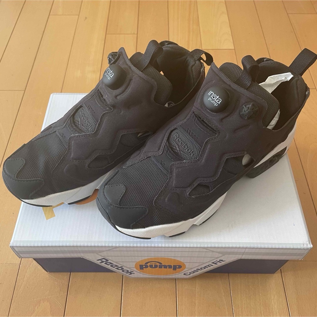 Reebok(リーボック)のリーボック REEBOK INSTA PUMP FURY ブラック 25.0cm レディースの靴/シューズ(スニーカー)の商品写真