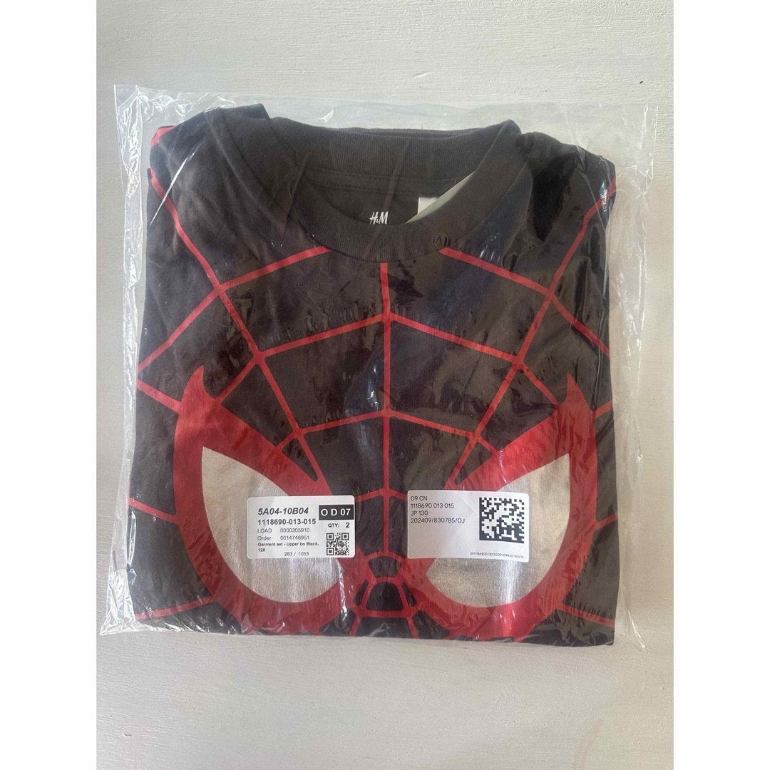 H&M(エイチアンドエム)の《新作》新品　スパイダーマン　Tシャツ&ショートパンツ　セットアップ　130 キッズ/ベビー/マタニティのキッズ服男の子用(90cm~)(その他)の商品写真