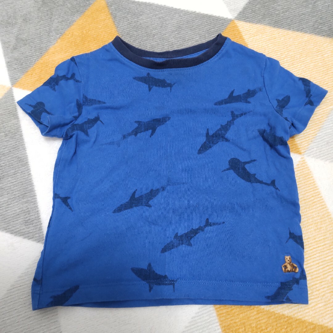 babyGAP(ベビーギャップ)の半袖 GAP サメ Tシャツ キッズ/ベビー/マタニティのベビー服(~85cm)(Ｔシャツ)の商品写真