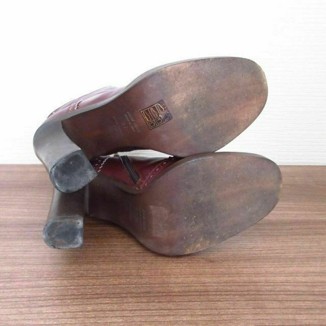 miumiu(ミュウミュウ)の良品 ミュウミュウ ウイングチップ メダリオン レザー ショートブーツ レディースの靴/シューズ(ブーツ)の商品写真