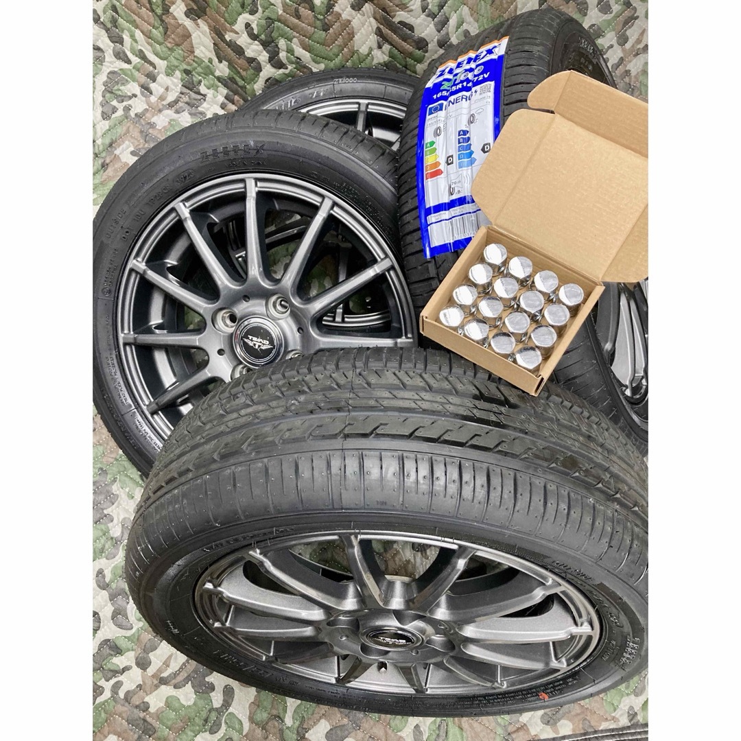 ㉒165/55R14新品タイヤ4本と中古美品ホイールとナット付き 自動車/バイクの自動車(タイヤ・ホイールセット)の商品写真