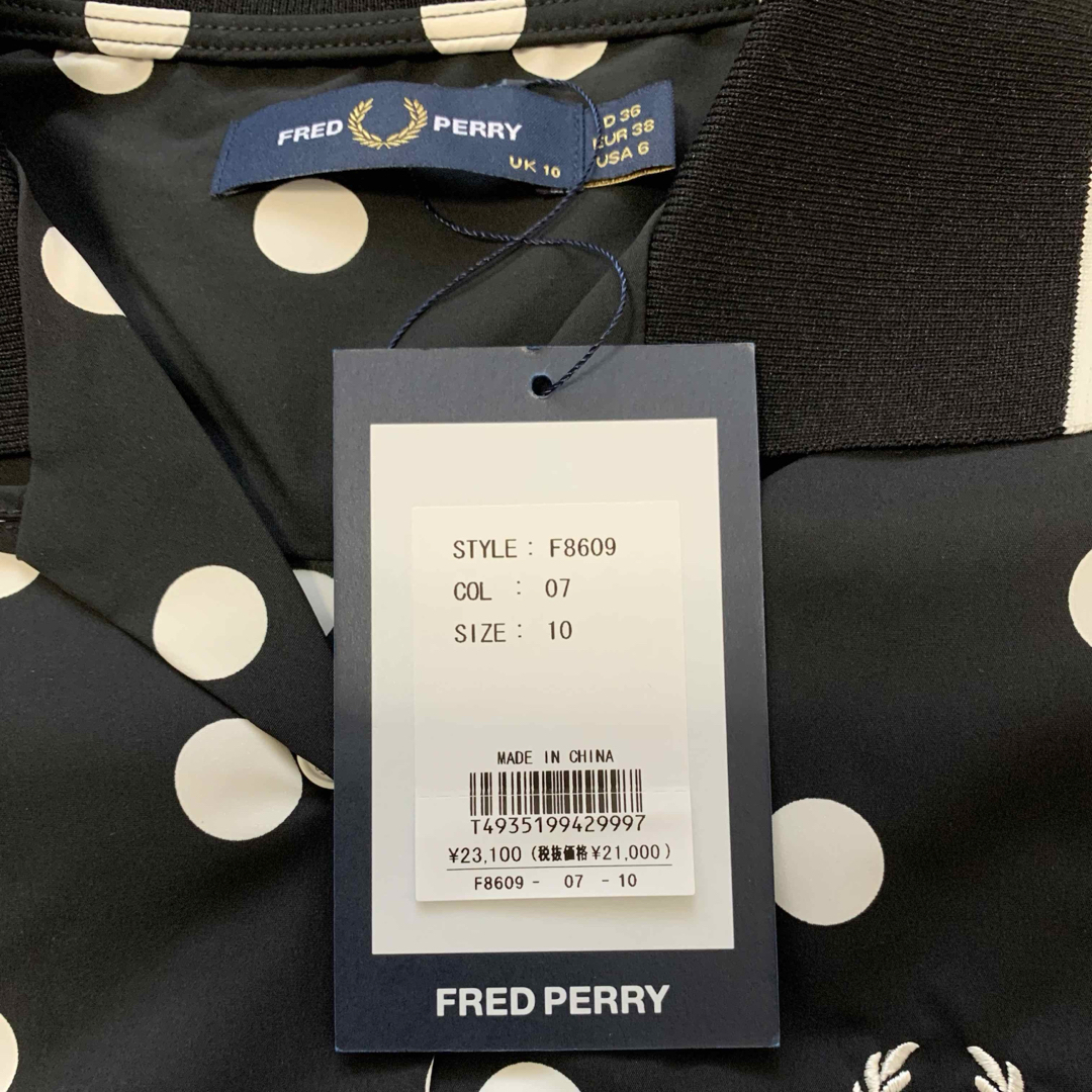 FRED PERRY(フレッドペリー)の新品 フレッドペリー ドット柄シャツドレス ワンピース ゆったりMサイズ 黒白 レディースのワンピース(ひざ丈ワンピース)の商品写真