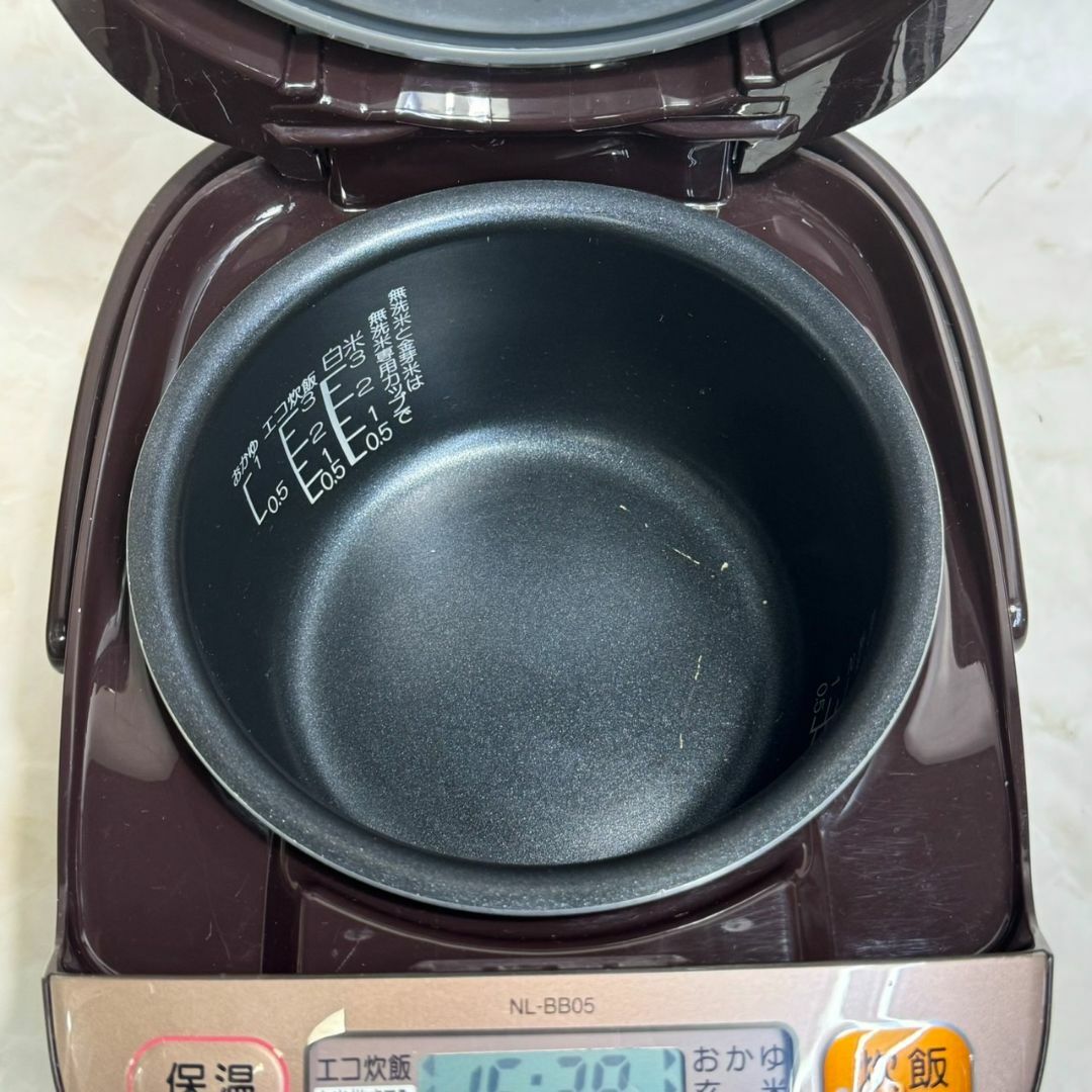 A4987　象印 ZOUJIRUSHI 炊飯器 3合炊き 調理家電 １人暮らし スマホ/家電/カメラの調理家電(炊飯器)の商品写真