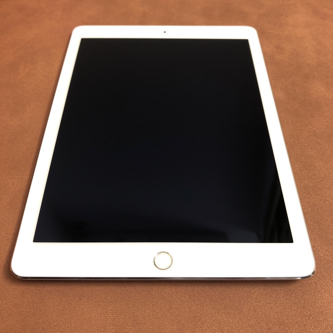iPad(アイパッド)の電池最良好 比較的綺麗 iPad Air2 第2世代 16GB au スマホ/家電/カメラのPC/タブレット(タブレット)の商品写真