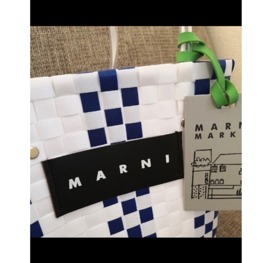Marni(マルニ)のゴルドセール　即日発送 マルニ カゴバッグ ホワイト　ブルー レディースのバッグ(かごバッグ/ストローバッグ)の商品写真