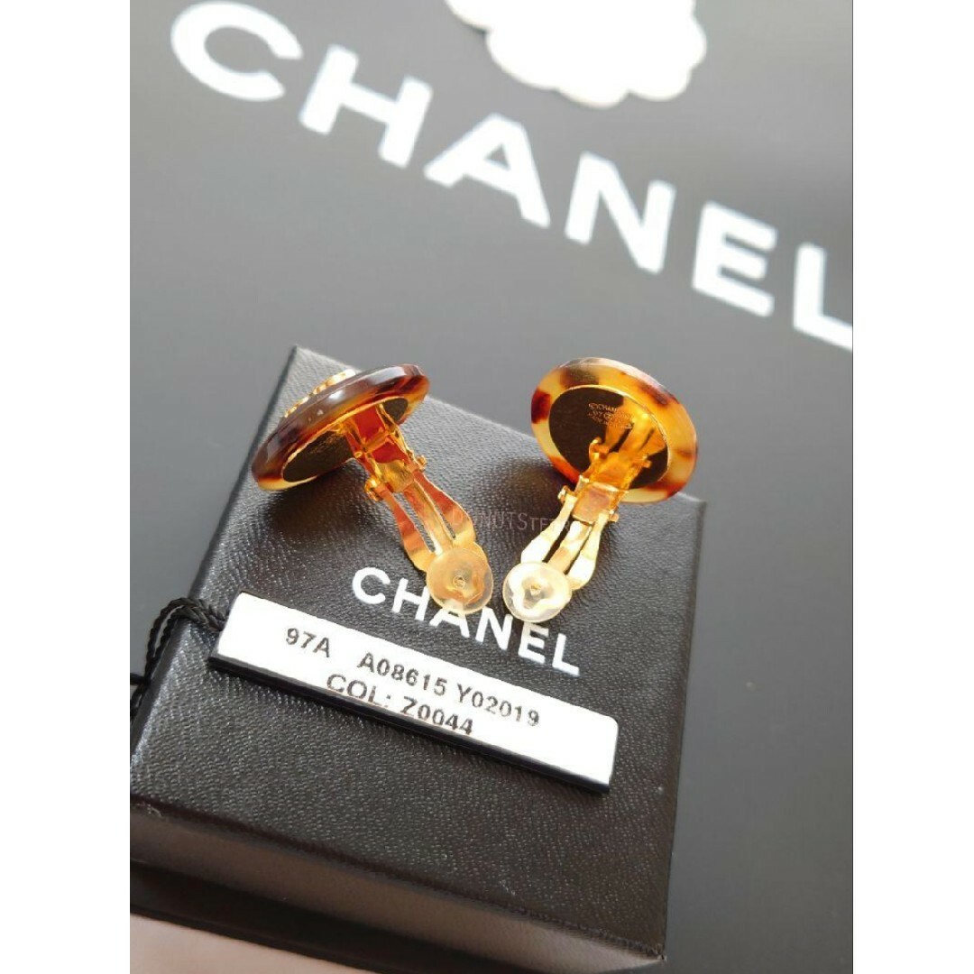 CHANEL(シャネル)の美品!*★1997❣ヴィンテージ希少★CHANEL★シャネルべっ甲柄イヤリング レディースのアクセサリー(イヤリング)の商品写真