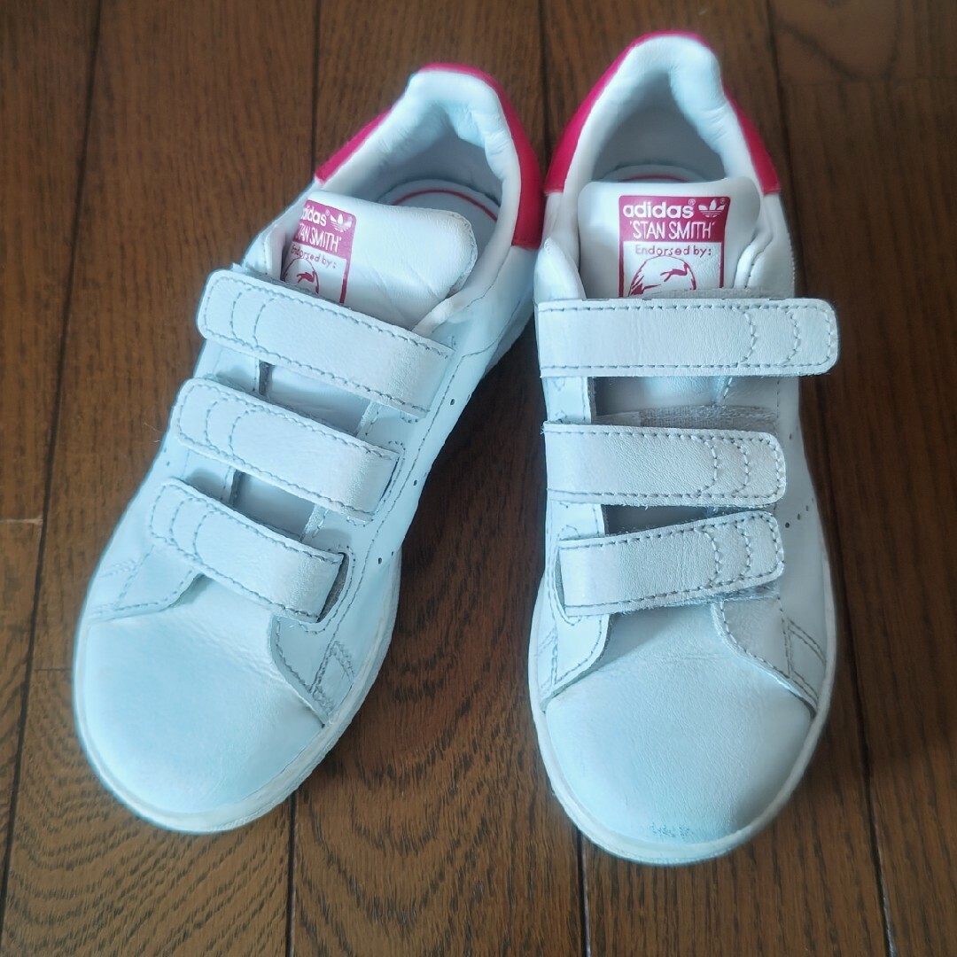 STANSMITH（adidas）(スタンスミス)のスタンスミス　ピンク　adidas キッズ/ベビー/マタニティのキッズ靴/シューズ(15cm~)(スニーカー)の商品写真