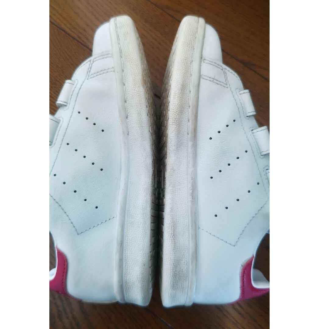 STANSMITH（adidas）(スタンスミス)のスタンスミス　ピンク　adidas キッズ/ベビー/マタニティのキッズ靴/シューズ(15cm~)(スニーカー)の商品写真