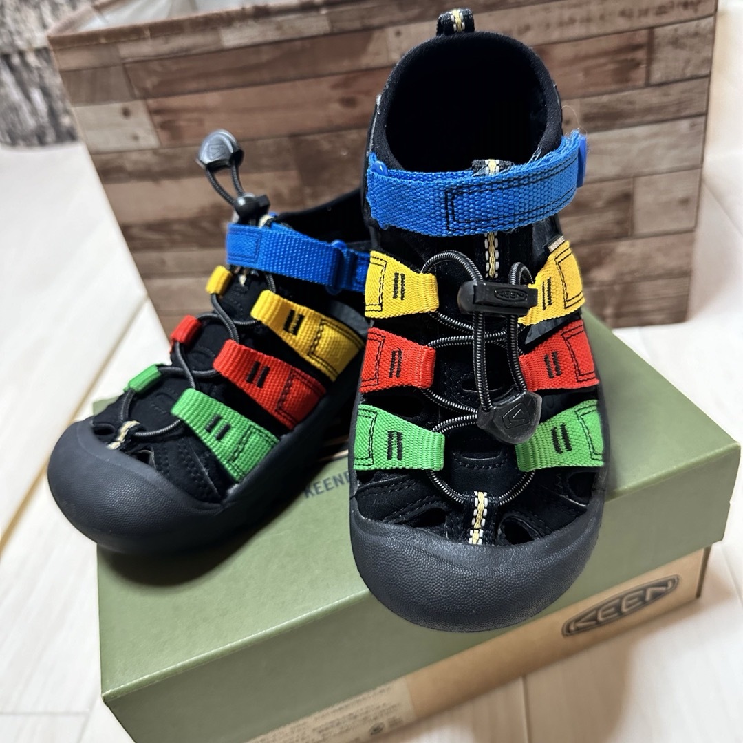 KEEN - ☆美品☆ keen サンダル 19.5cm ブラック レインボー ニュー