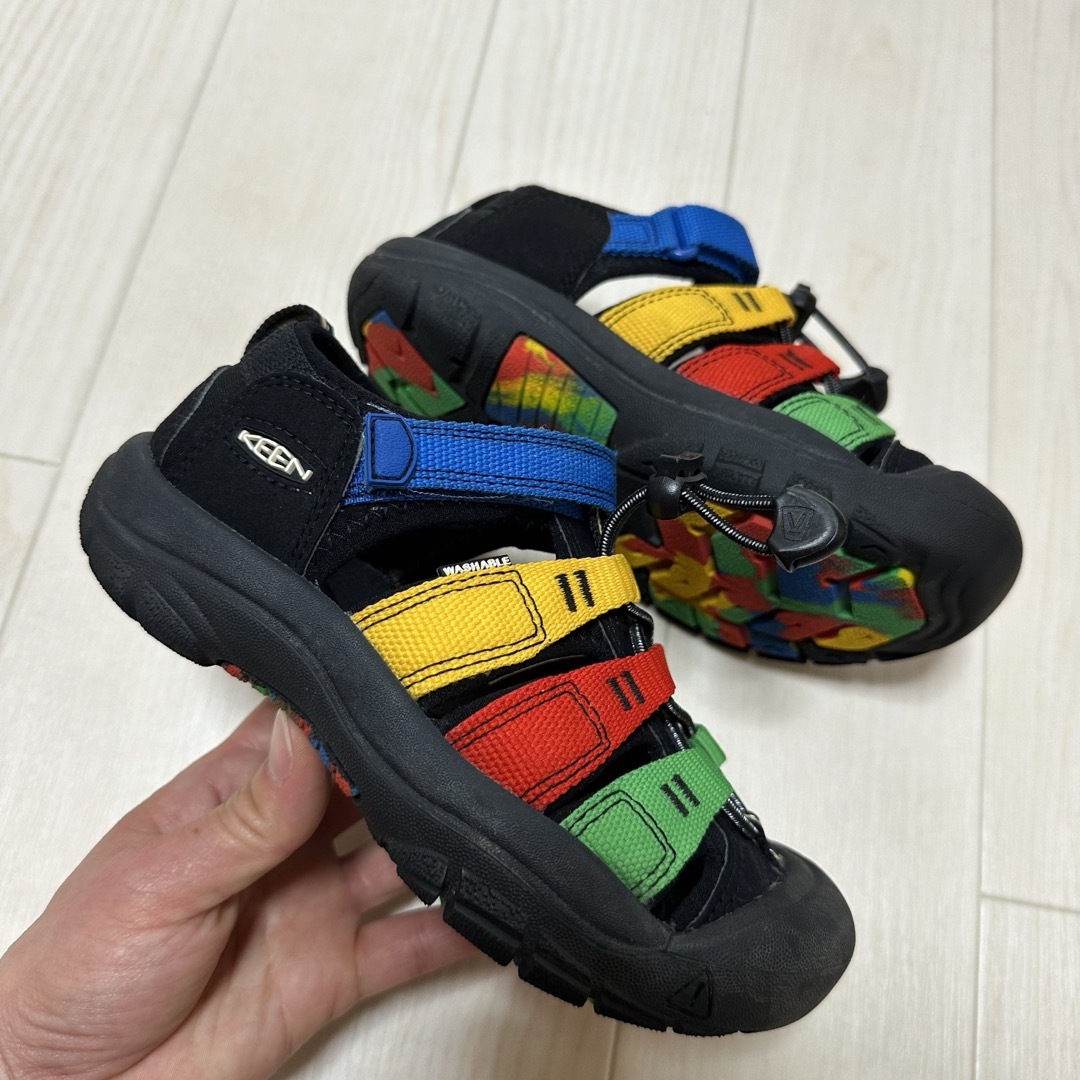 KEEN(キーン)の☆美品☆ keen サンダル 19.5cm ブラック レインボー ニューポート キッズ/ベビー/マタニティのキッズ靴/シューズ(15cm~)(サンダル)の商品写真