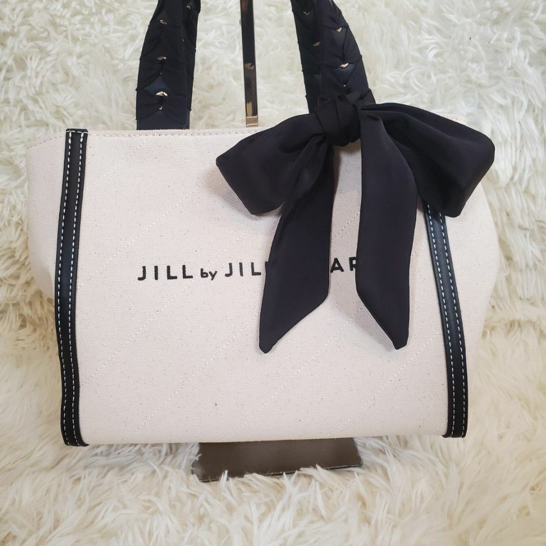 JILL by JILLSTUART(ジルバイジルスチュアート)のジルバイジルスチュアート ハンドバッグ キャンバス トリミングハンドル レディースのバッグ(ハンドバッグ)の商品写真