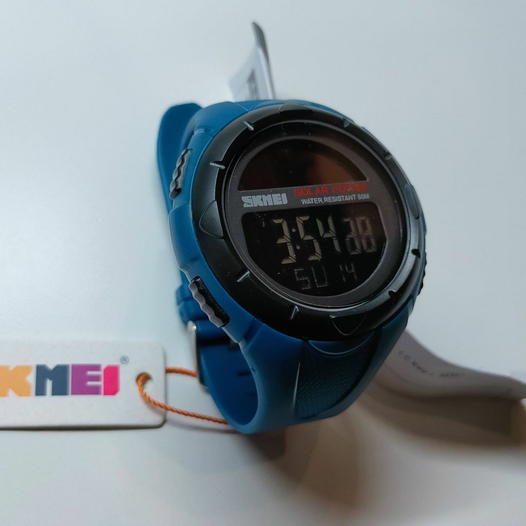 50m防水ソーラーパネルダイバーズ デジタル腕時計 スポーツBLA メンズの時計(腕時計(デジタル))の商品写真