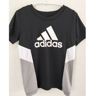 アディダス(adidas)のadidasTシャツ【130cm】(Tシャツ/カットソー)