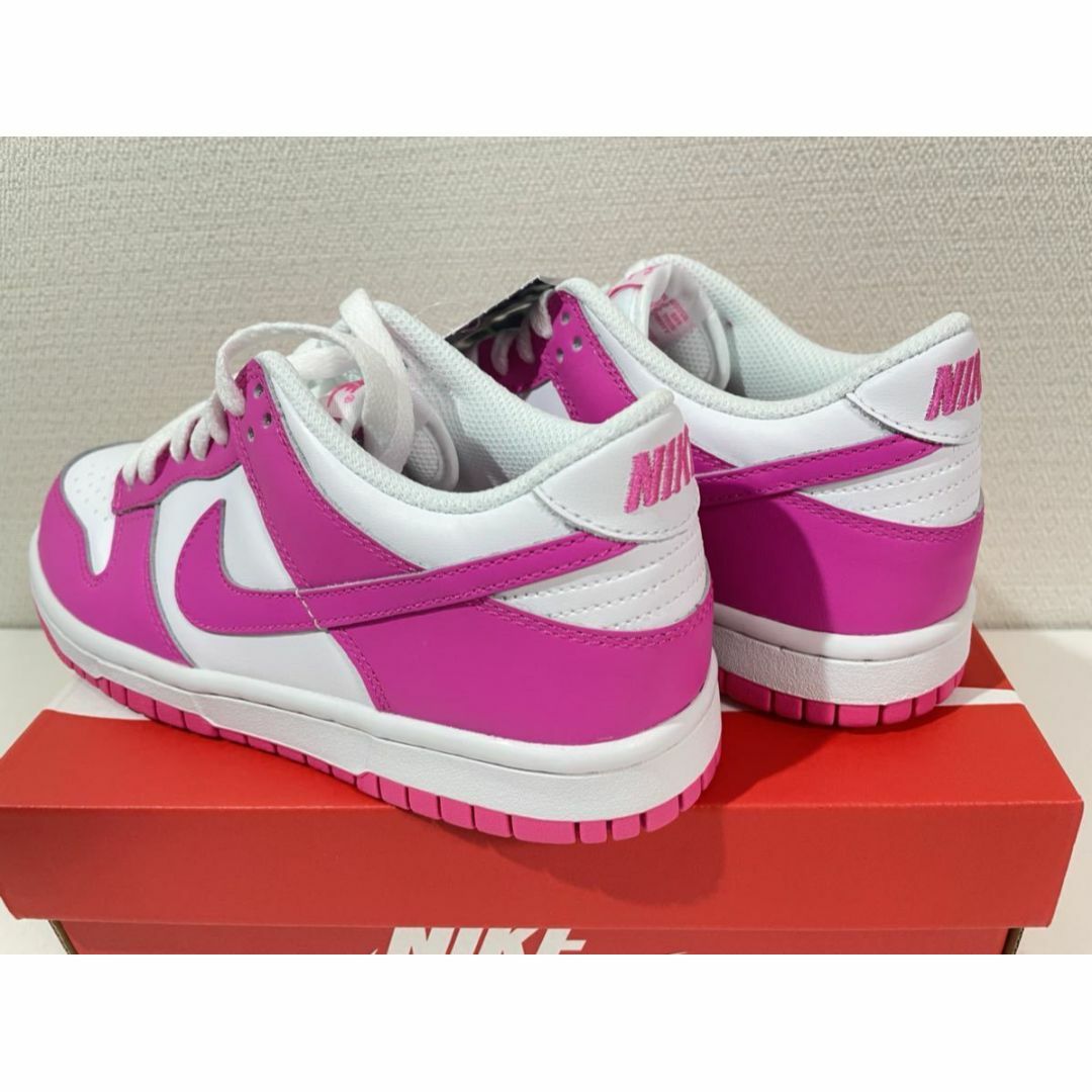 NIKE(ナイキ)の【新品 】24㎝　NIKE GS DUNK LOW ダンクロー ピンク レディースの靴/シューズ(スニーカー)の商品写真