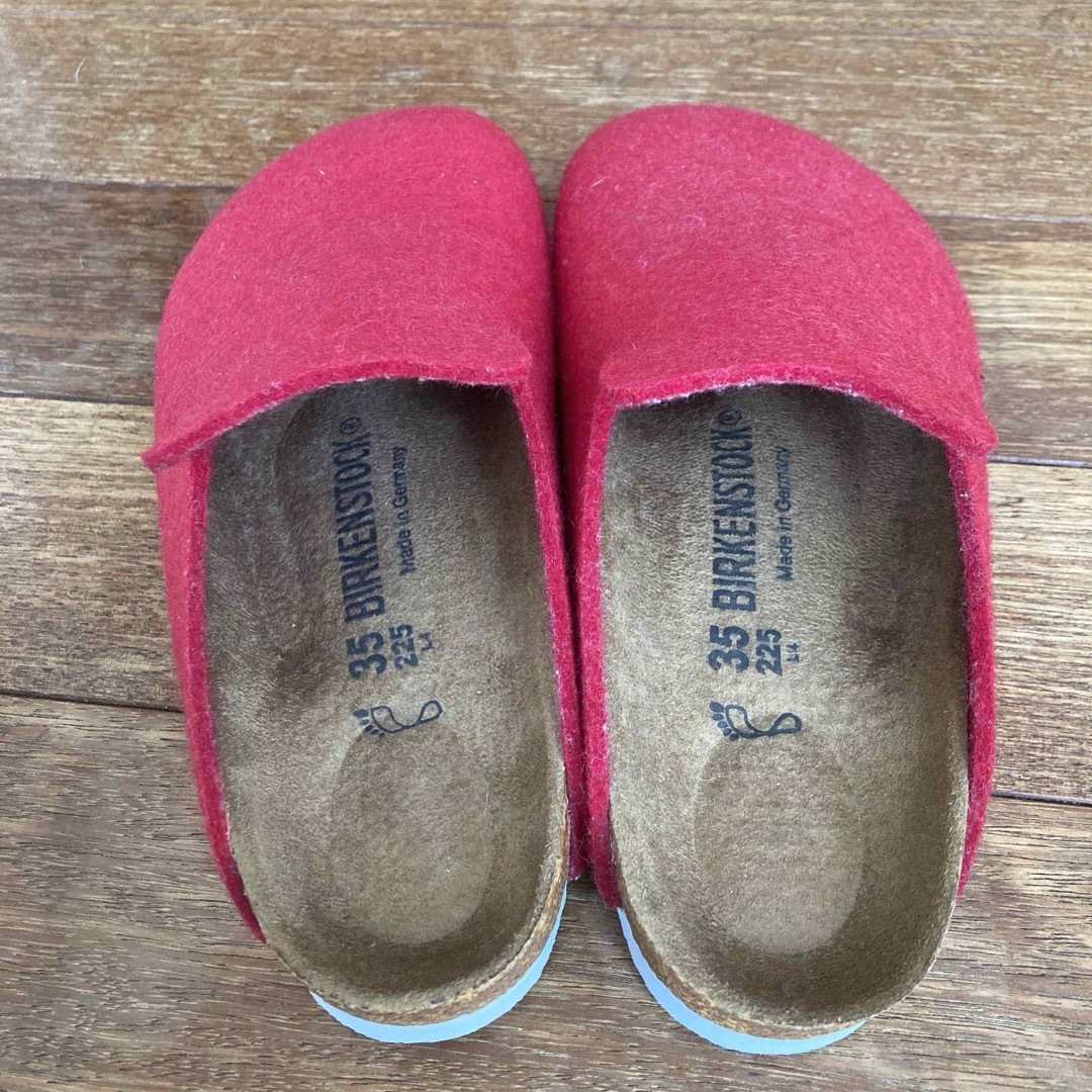 BIRKENSTOCK(ビルケンシュトック)のビルケンシュトック 赤 サイズ35 レディースの靴/シューズ(サンダル)の商品写真