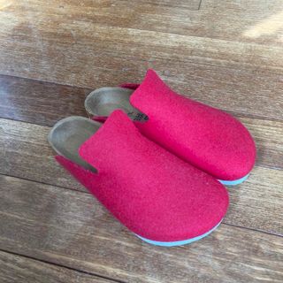 ビルケンシュトック(BIRKENSTOCK)のビルケンシュトック 赤 サイズ35(サンダル)