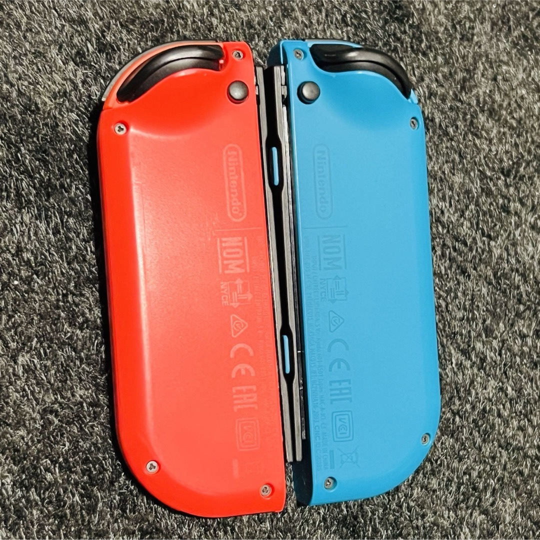 Nintendo Switch(ニンテンドースイッチ)のNintendo JOY-CON (L)/(R) ネオンブルー/ネオンレッド エンタメ/ホビーのゲームソフト/ゲーム機本体(その他)の商品写真