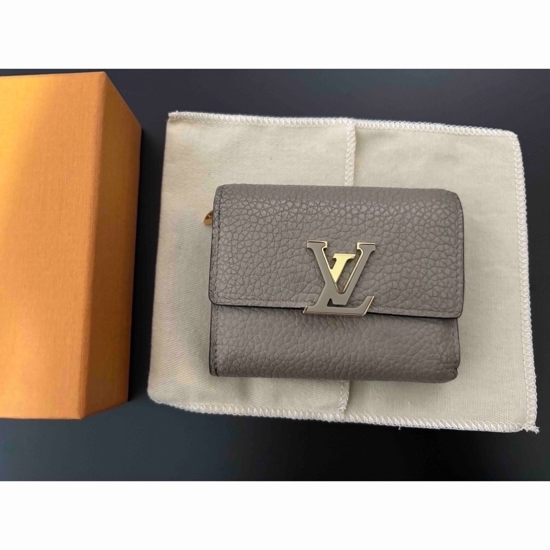 LOUIS VUITTON(ルイヴィトン)のルイヴィトン財布　カプシーヌ　コンパクト財布 レディースのファッション小物(財布)の商品写真