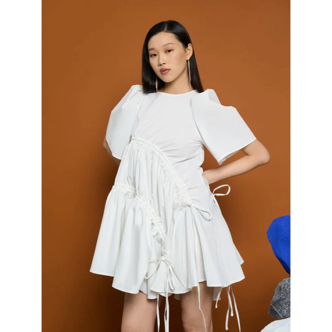 GHOSPELL(ゴスペル)のGHOSPELL Mallory Ruched Mini Dress レディースのワンピース(ミニワンピース)の商品写真