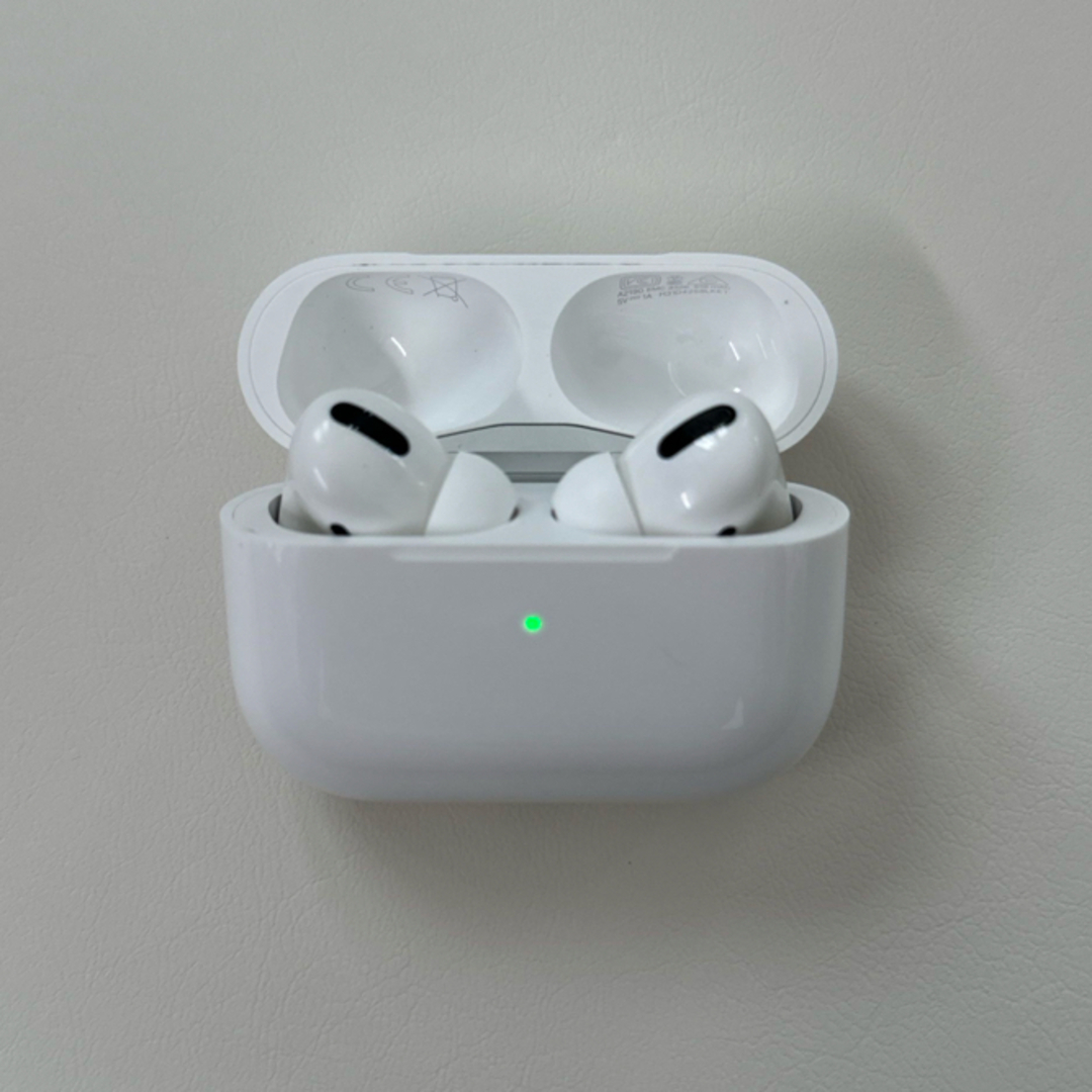 Apple(アップル)のAirPods pro 第1世代 スマホ/家電/カメラのオーディオ機器(ヘッドフォン/イヤフォン)の商品写真
