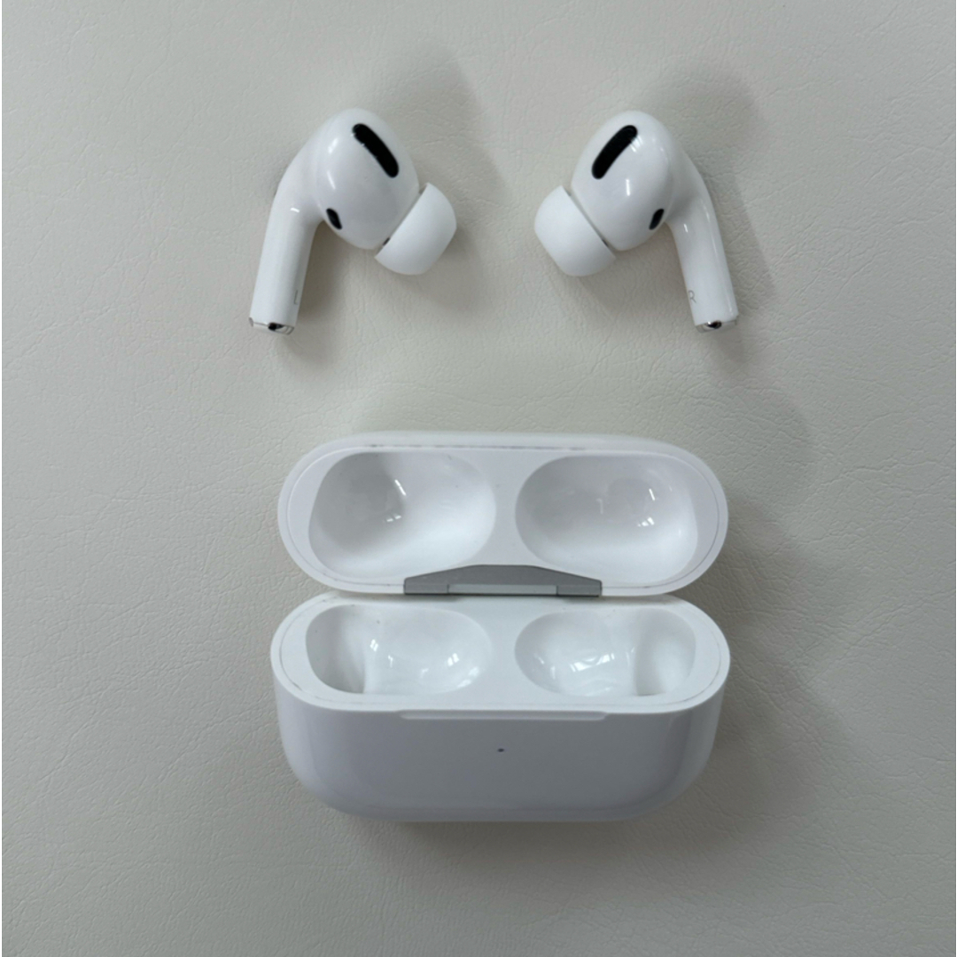 Apple(アップル)のAirPods pro 第1世代 スマホ/家電/カメラのオーディオ機器(ヘッドフォン/イヤフォン)の商品写真
