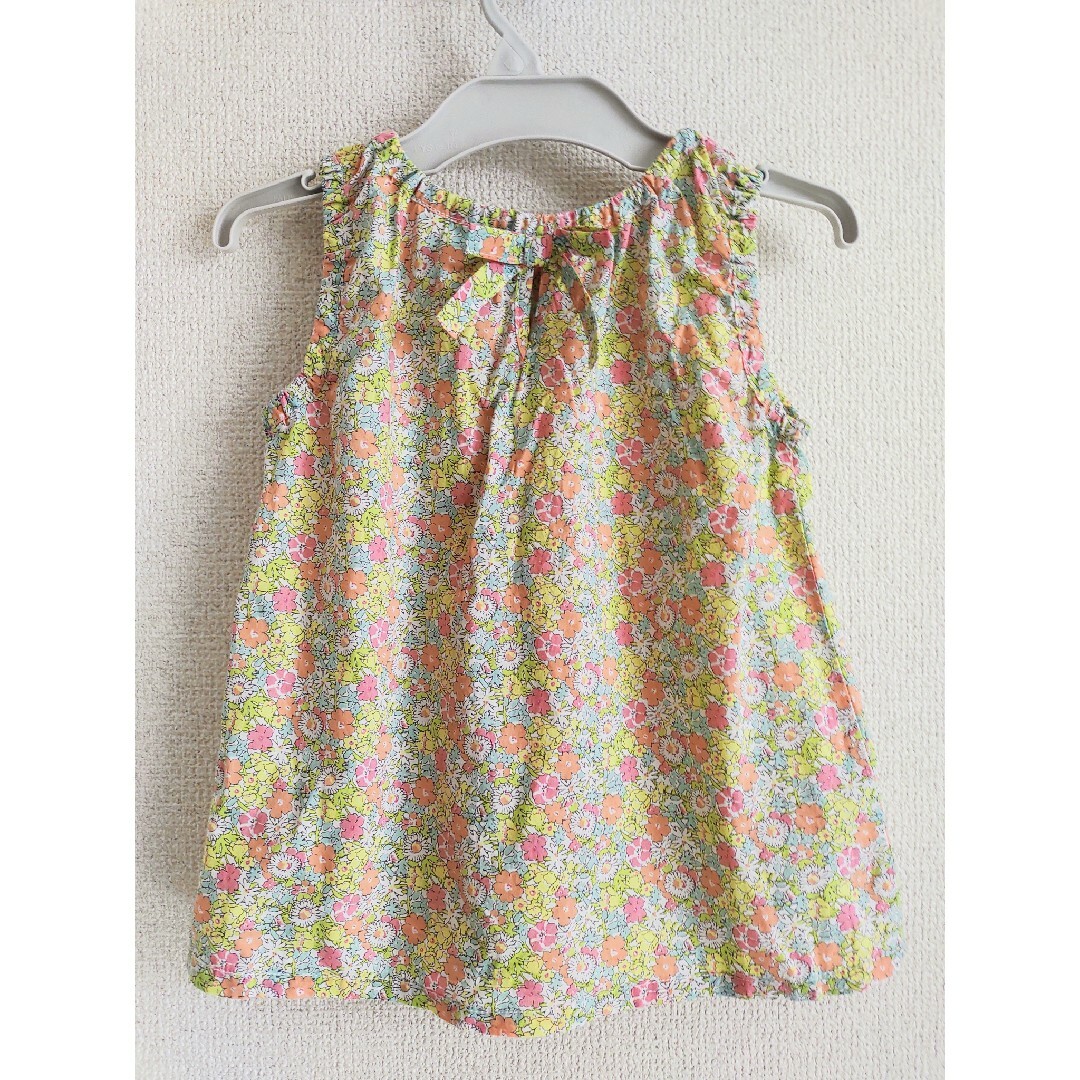 SHIPS KIDS(シップスキッズ)のSHIPS　トップス　90サイズ　花柄 キッズ/ベビー/マタニティのキッズ服女の子用(90cm~)(Tシャツ/カットソー)の商品写真