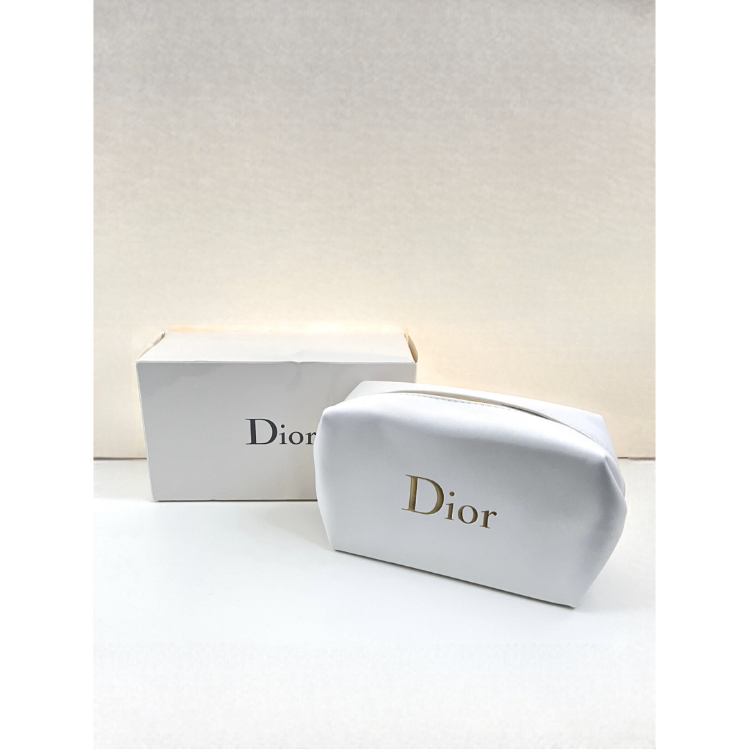 Dior(ディオール)のDior ディオール　ポーチ ホワイト　ノベルティ　新品 レディースのファッション小物(ポーチ)の商品写真