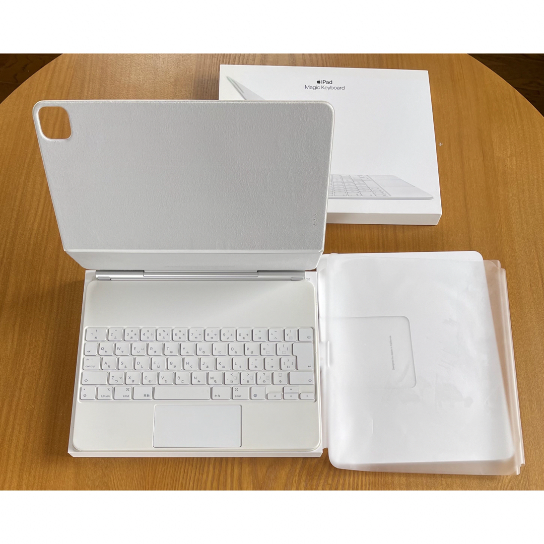 Apple(アップル)の12.9インチ iPad Pro用 Magic Keyboard 第6世代  スマホ/家電/カメラのPC/タブレット(PC周辺機器)の商品写真