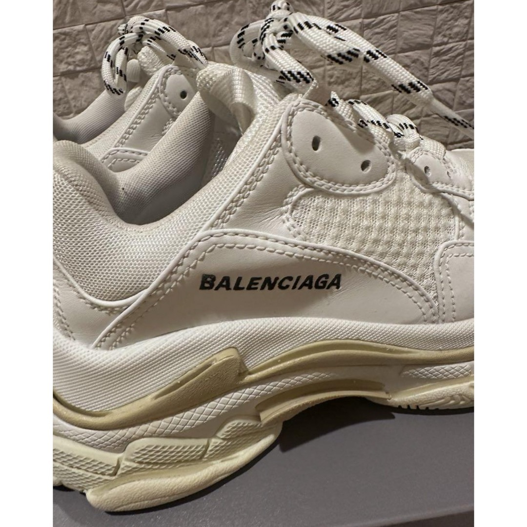 Balenciaga(バレンシアガ)のバレンシアガ　Triple S スニーカー　　ホワイト 38 美品 レディースの靴/シューズ(スニーカー)の商品写真