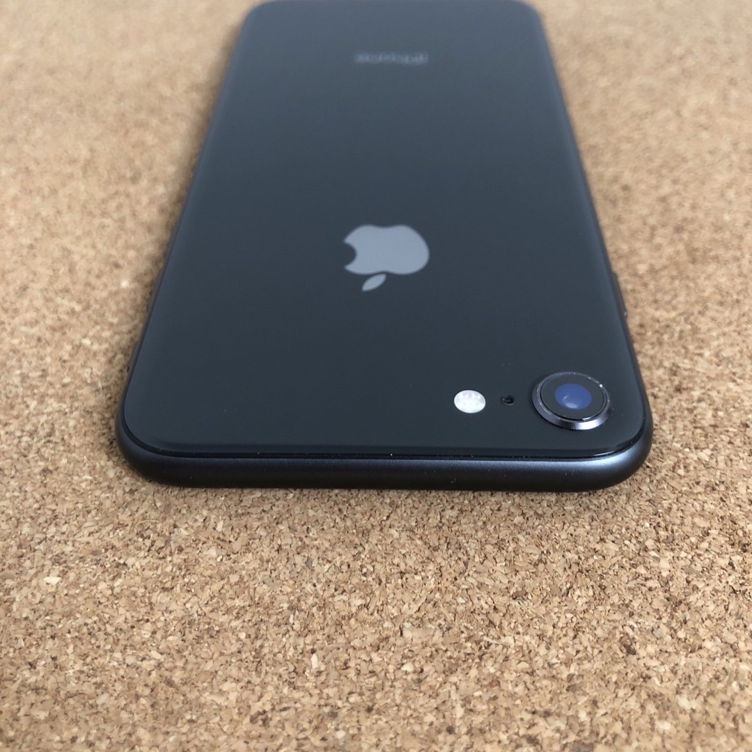 iPhone(アイフォーン)の9155【早い者勝ち】美品☆電池良好☆iPhone8 64GB SIMフリー☆ スマホ/家電/カメラのスマートフォン/携帯電話(スマートフォン本体)の商品写真