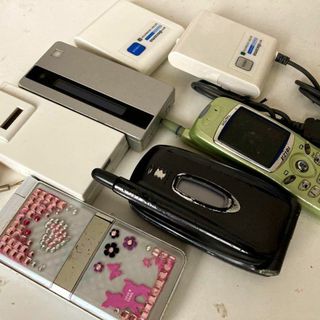 ⭐️ガラケー5個_ジャンク品⭐️(携帯電話本体)