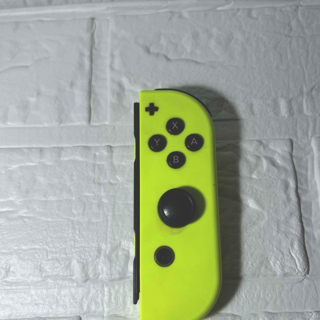 Nintendo Switch(ニンテンドースイッチ)のNintendo Switch Joy-Con（右）イエロー エンタメ/ホビーのゲームソフト/ゲーム機本体(家庭用ゲーム機本体)の商品写真