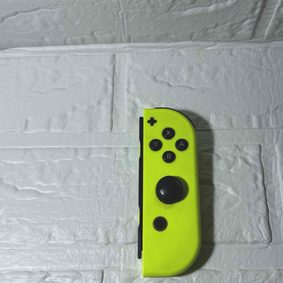 ニンテンドースイッチ(Nintendo Switch)のNintendo Switch Joy-Con（右）イエロー(家庭用ゲーム機本体)