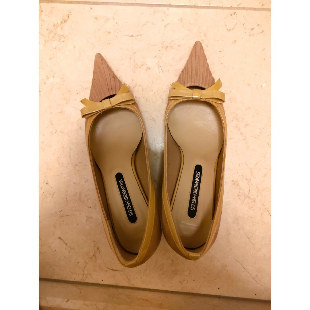 STRAWBERRY-FIELDS(ストロベリーフィールズ)のストロベリーフィールズ　スウェードパンプス 23.5cm レディースの靴/シューズ(ハイヒール/パンプス)の商品写真