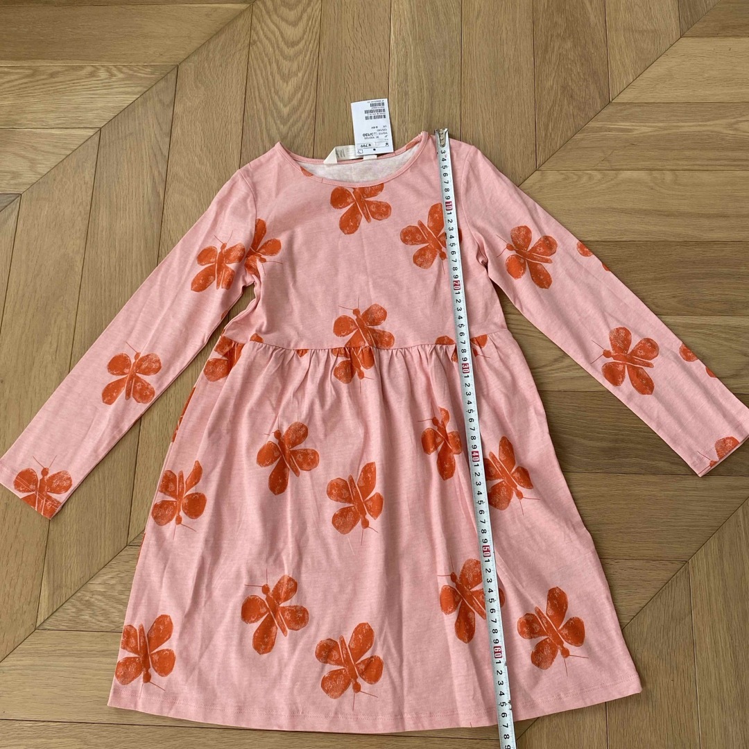 H&M(エイチアンドエム)のワンピース　新品　エイチアンドエム  キッズ/ベビー/マタニティのキッズ服女の子用(90cm~)(ワンピース)の商品写真