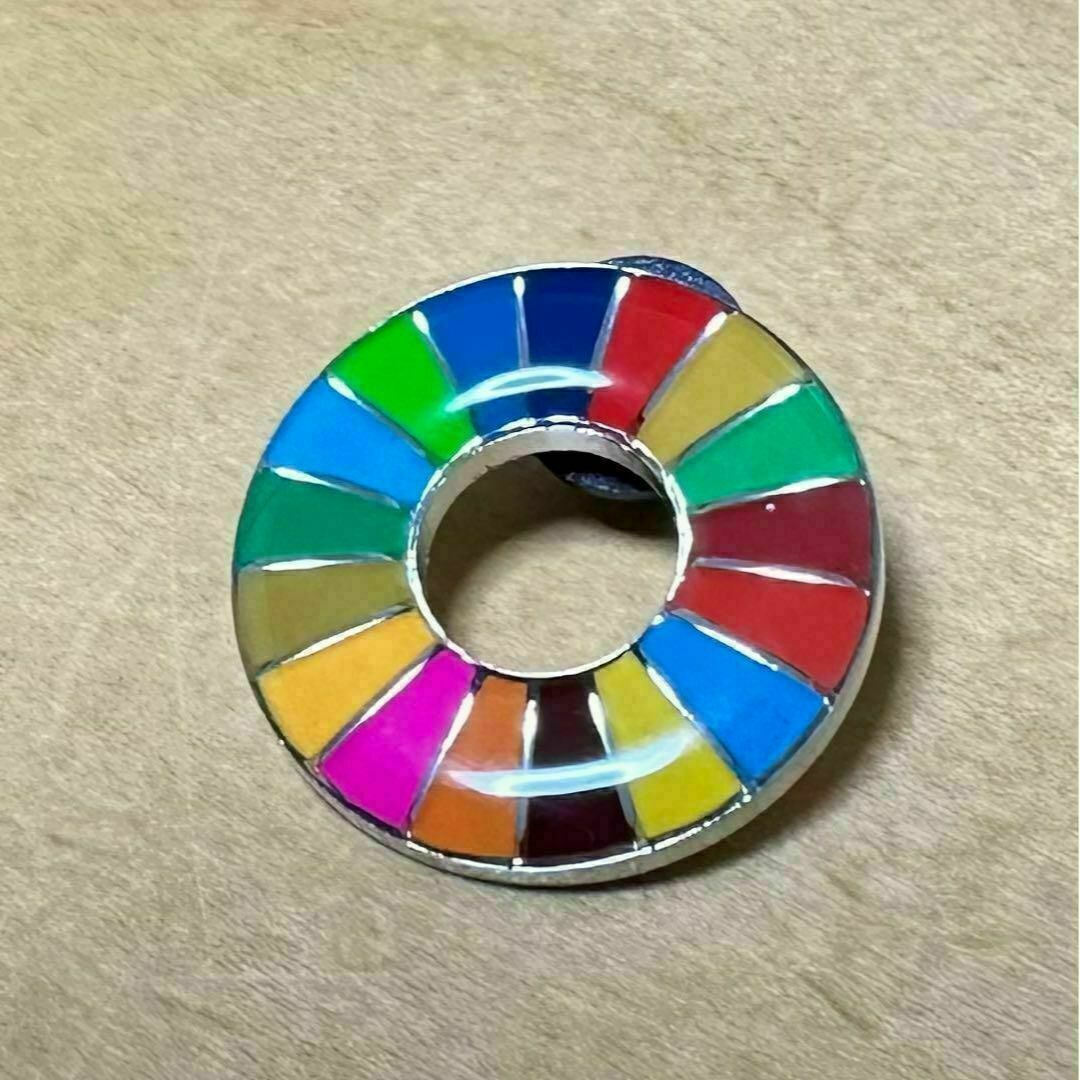 【大セール】SDGs ピンバッチ 国連本部正規品　1点 インテリア/住まい/日用品のオフィス用品(その他)の商品写真