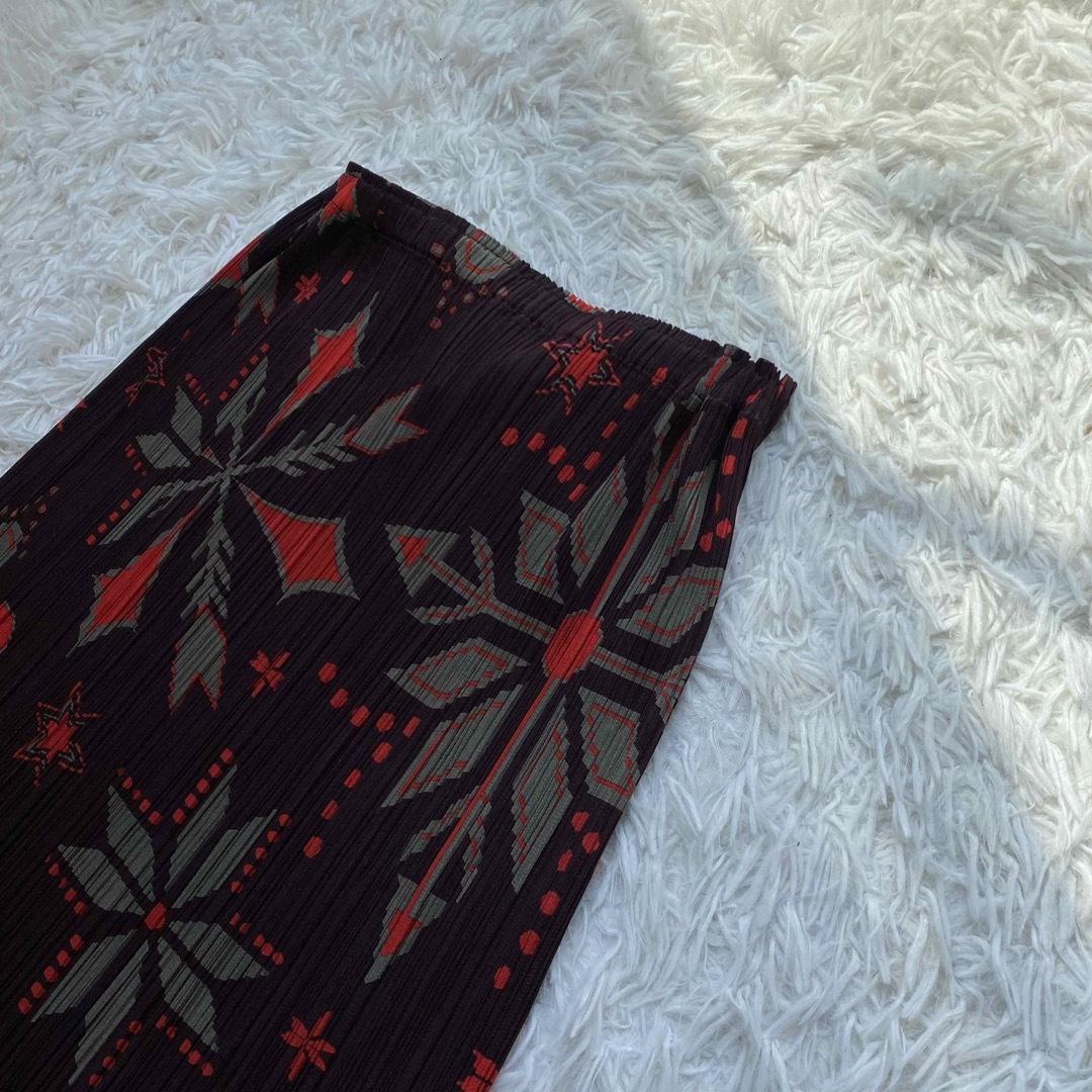 PLEATS PLEASE ISSEY MIYAKE(プリーツプリーズイッセイミヤケ)の極美品✨プリーツプリーズ ロングスカート 春服 プリーツスカート 総柄 レディースのスカート(ロングスカート)の商品写真