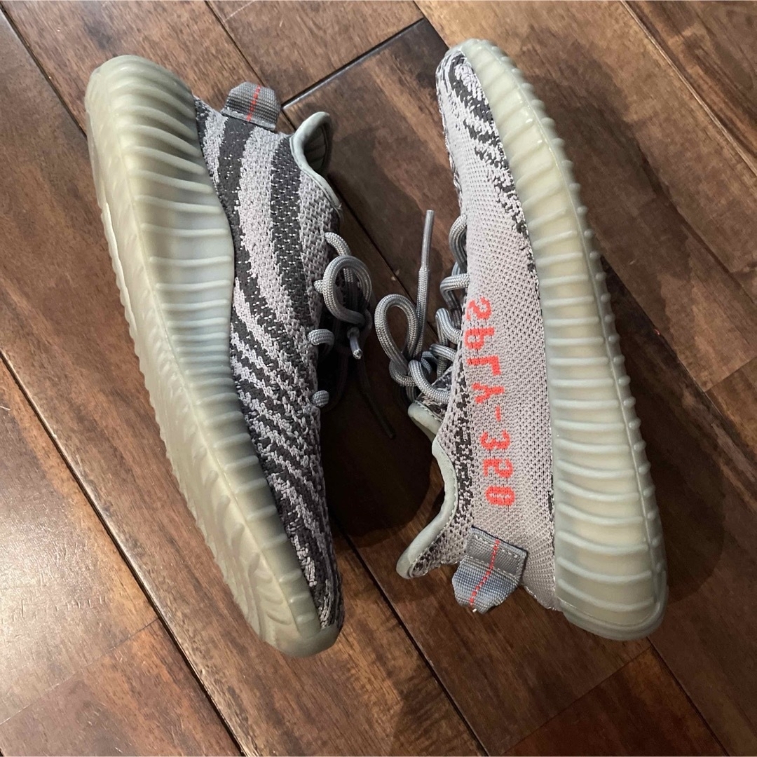 adidas(アディダス)のYEEZY BOOST 350 V2 22.5 ゼブラ　ベルーガ レディースの靴/シューズ(スニーカー)の商品写真