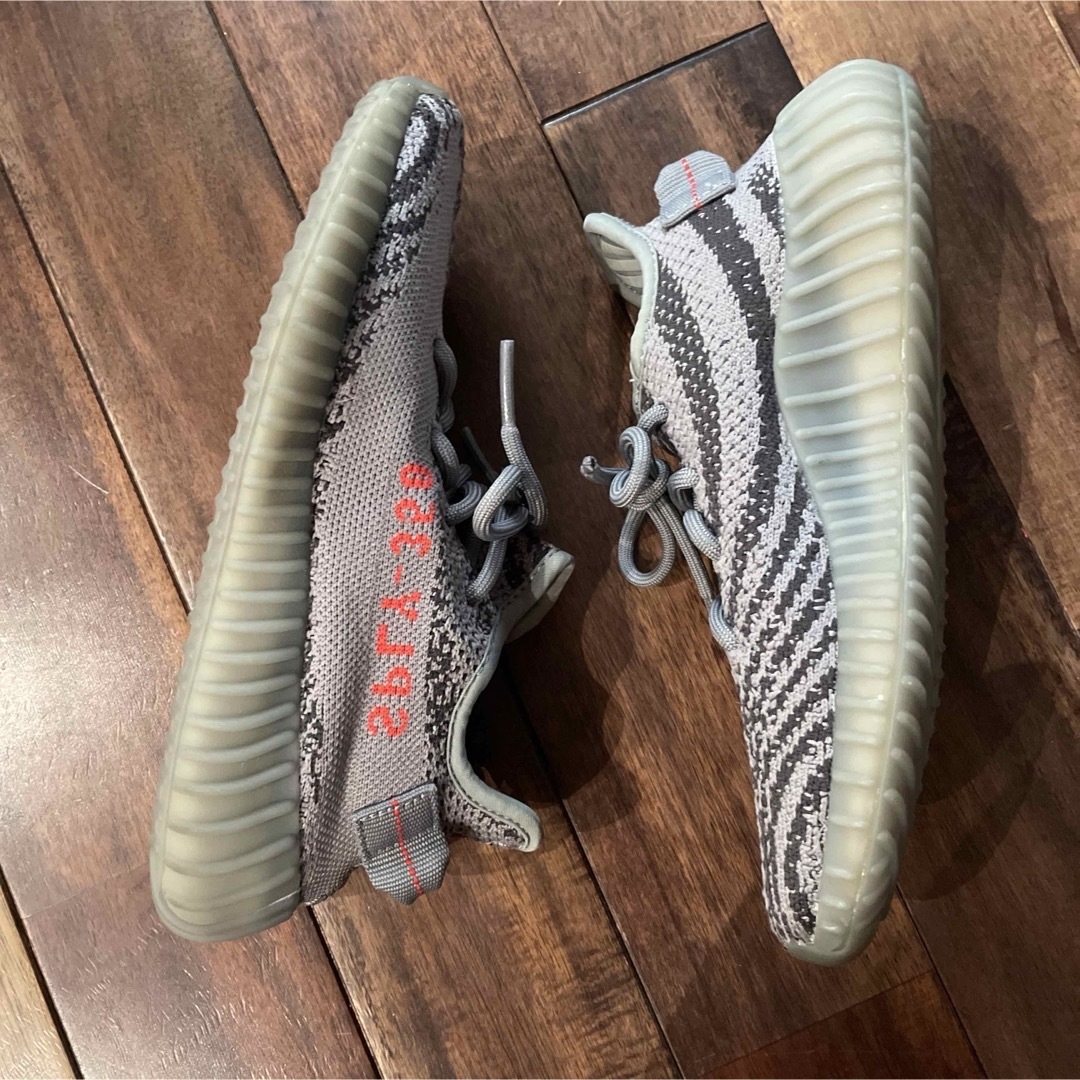 adidas(アディダス)のYEEZY BOOST 350 V2 22.5 ゼブラ　ベルーガ レディースの靴/シューズ(スニーカー)の商品写真