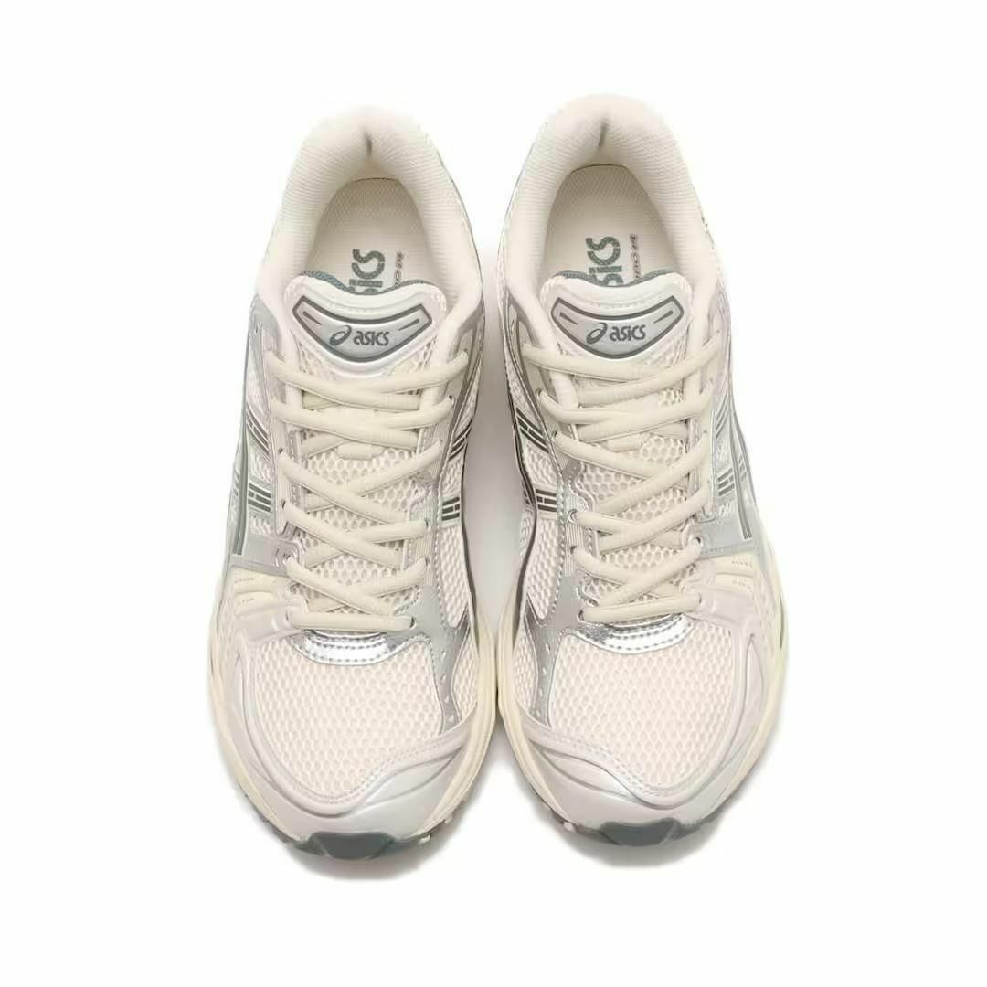 asics(アシックス)のゲルカヤノ 新品 gel kayano oyster cream 24 箱付き レディースの靴/シューズ(スニーカー)の商品写真