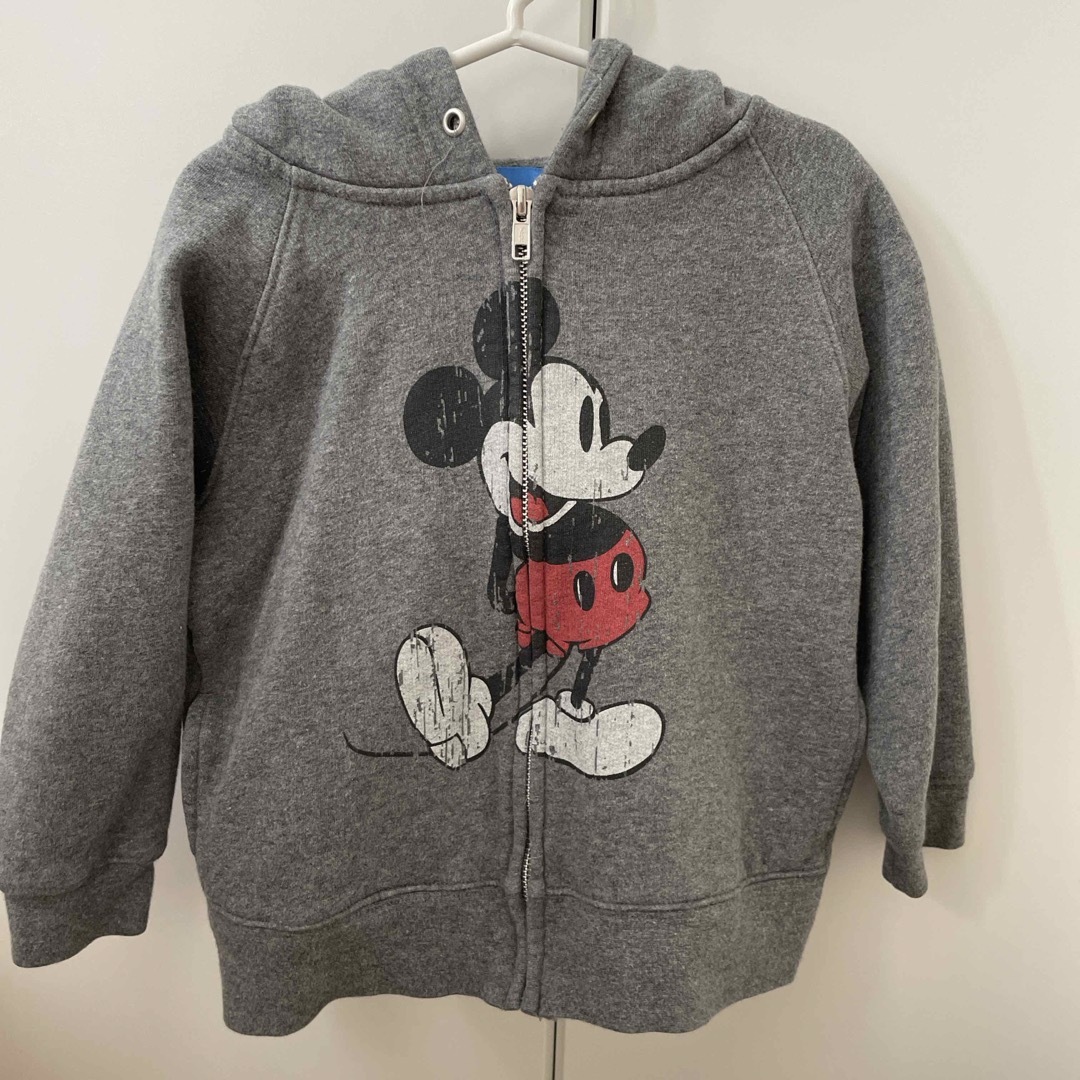 Disney(ディズニー)のディズニー　ミッキーパーカー　110cm キッズ/ベビー/マタニティのキッズ服男の子用(90cm~)(ジャケット/上着)の商品写真