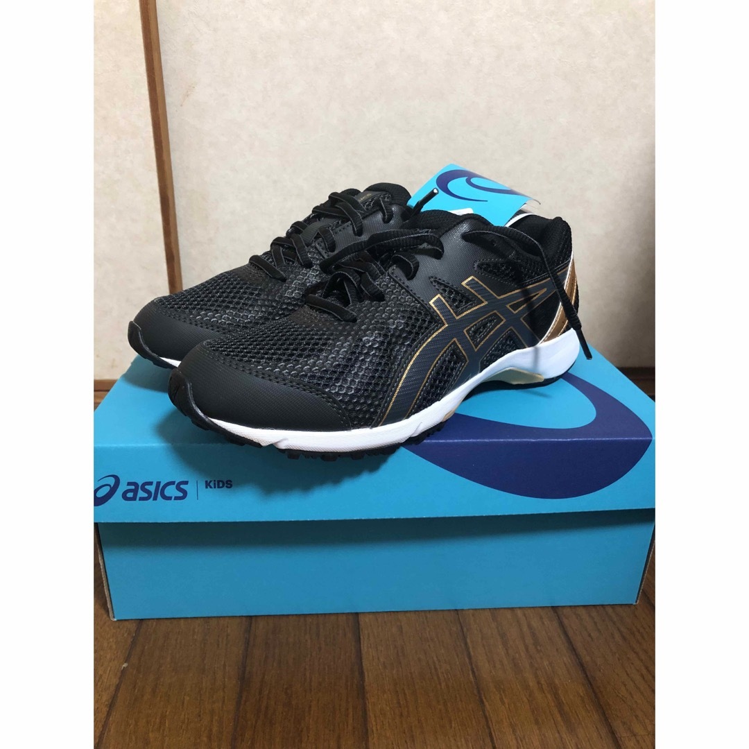 LAZERBEAM（ASICS）(レーザービーム)のアシックス　レーザービーム24.5 キッズ/ベビー/マタニティのキッズ靴/シューズ(15cm~)(スニーカー)の商品写真