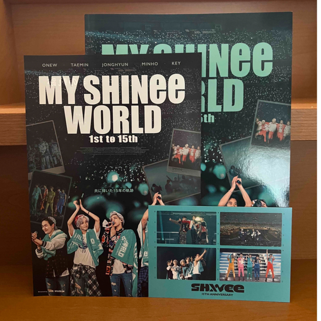 SHINee(シャイニー)の【美品】MY SHINee WORLDパンフ他3点セット エンタメ/ホビーのタレントグッズ(アイドルグッズ)の商品写真