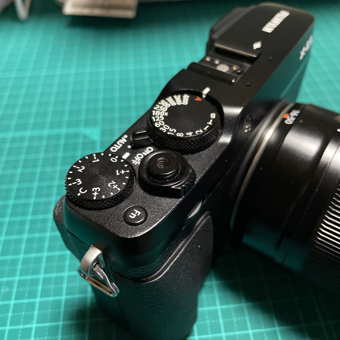 富士フイルム(フジフイルム)の富士フィルム　X-E3 スマホ/家電/カメラのカメラ(ミラーレス一眼)の商品写真