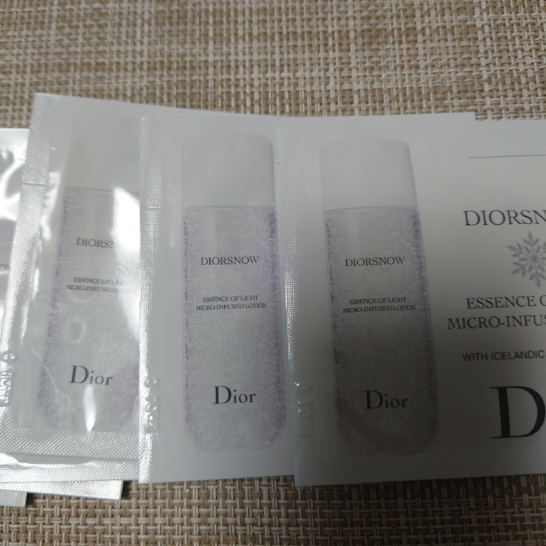 Christian Dior(クリスチャンディオール)の即日発送します！【新品・未使用】ディオール　スノーエッセンスローション　６個 コスメ/美容のスキンケア/基礎化粧品(化粧水/ローション)の商品写真