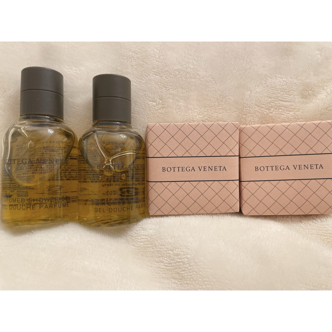 Bottega Veneta(ボッテガヴェネタ)のボッテガ ヴェネタ　ボディソープ　シャワージェル50mlと石鹸セット コスメ/美容のボディケア(ボディソープ/石鹸)の商品写真